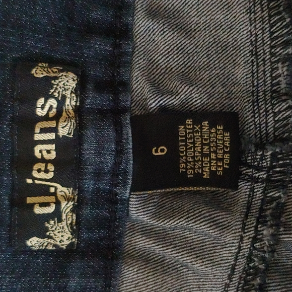 Mid Rise Jean Shorts - Picture 4 of 4